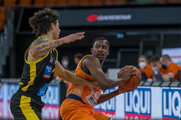 为球队增添 为球队增添