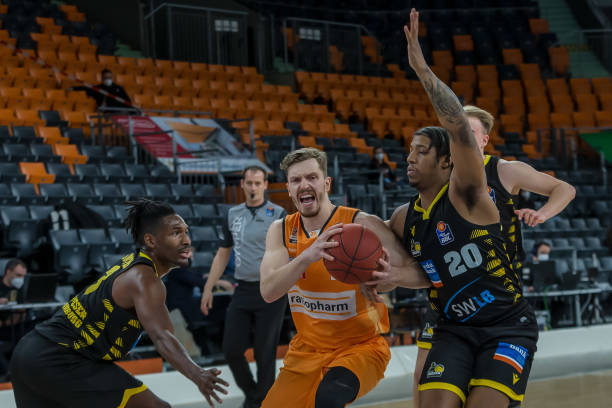 9次助攻 9次助攻