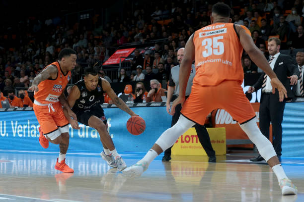 棱两可的措 棱两可的措