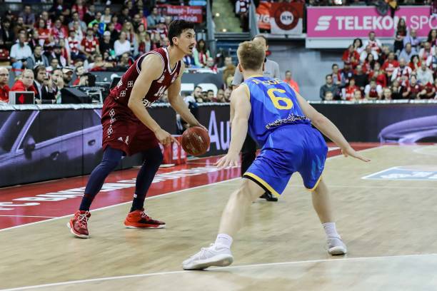 俱乐部的传 俱乐部的传