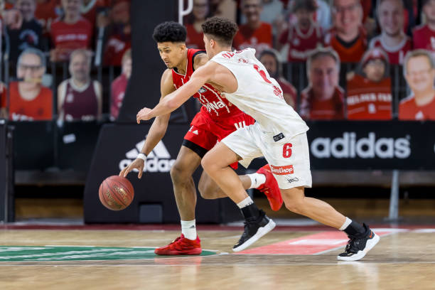 基础上进行 基础上进行